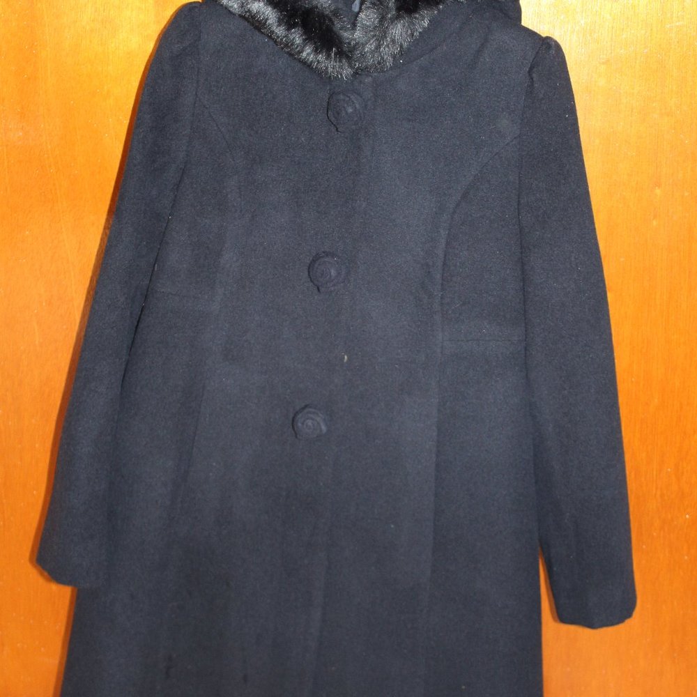Beautiful aristocratic black coat for your girl (Rothschild).